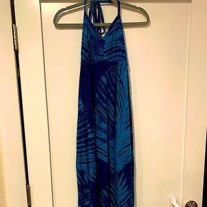 💜💙EXPRESS Halter Maxi Dress - Size Small💙💜